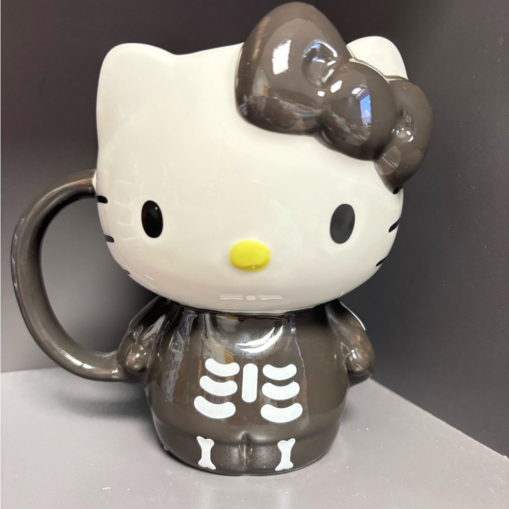 HALLOWEEN HELLO KITTY MUG